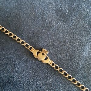 Sterling silver claddagh bracelet